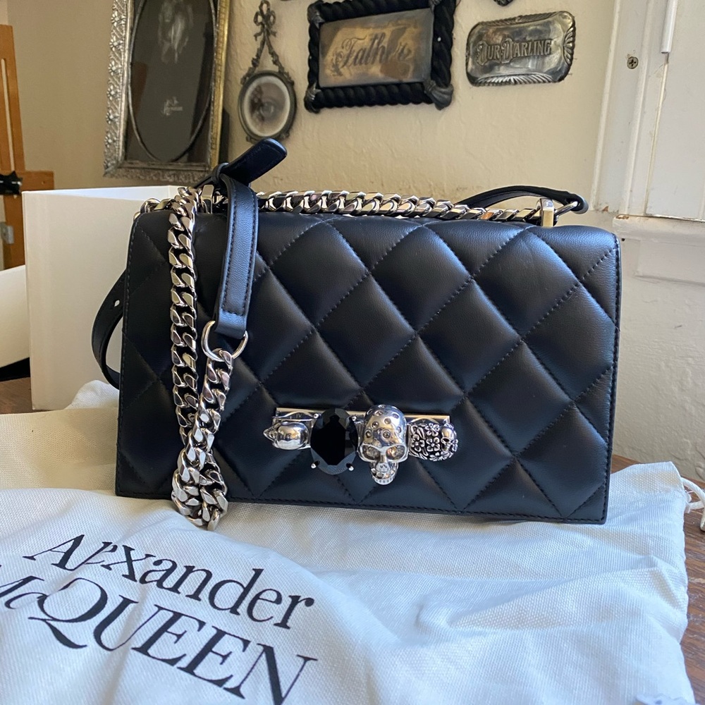 🔥Alexander McQueen quilted leather jeweled satchel knuckle bag medium